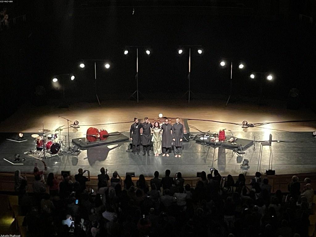 សិល្បៈនៃការបង្ហាញល្បែង